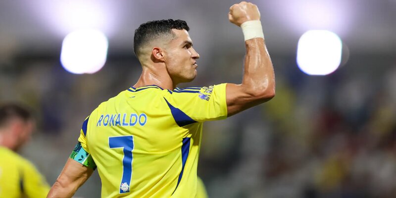 Cristiano Ronaldo trong màu áo Al Nassr